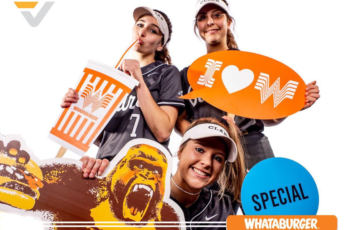 #WHATASNAP: San Antonio Baseball/Softball Players on Display at VYPE Media Day Presented by Whataburger