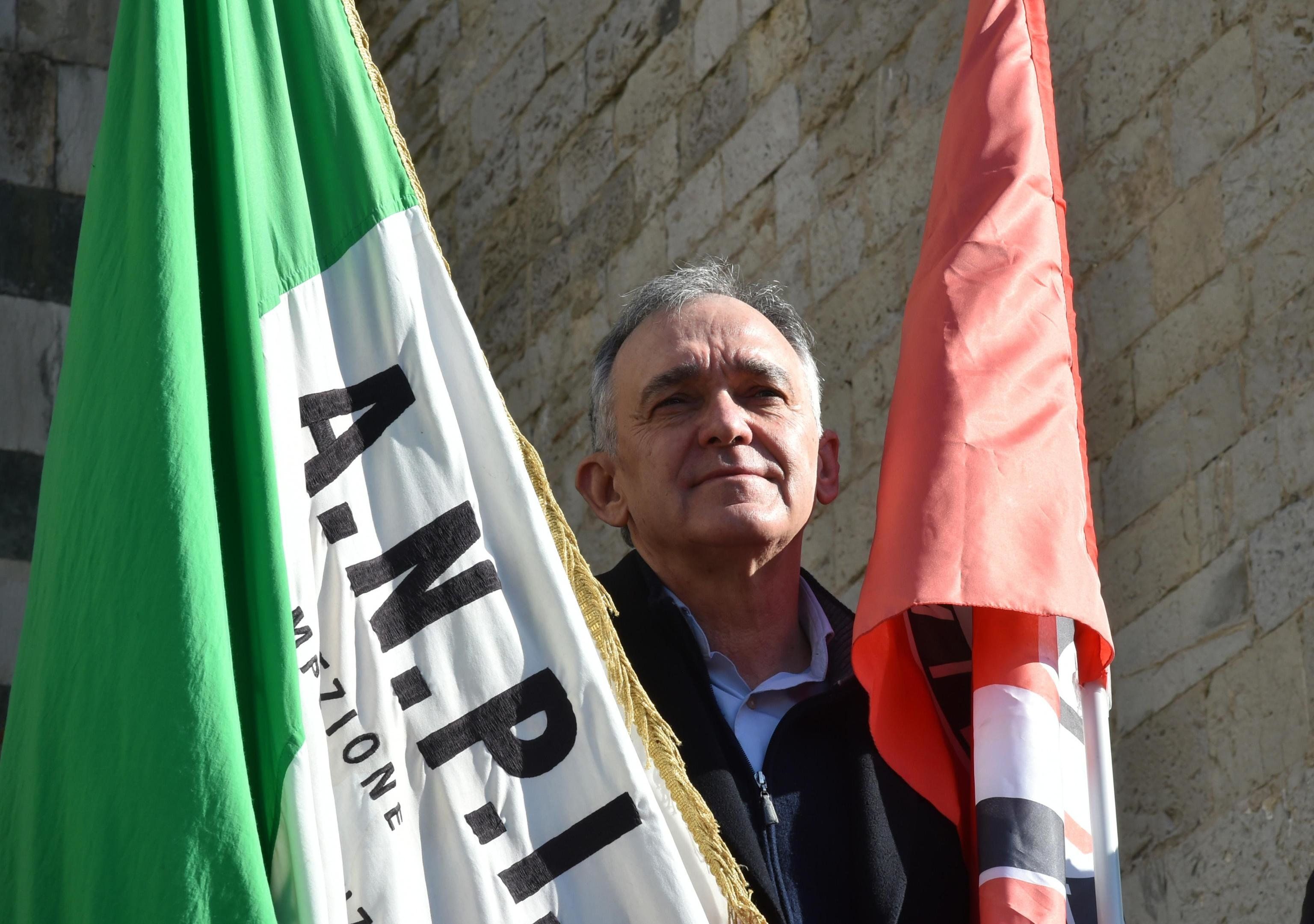Ma per il presidente Pd della Toscana
 chi chiede protezione è un fascioleghista