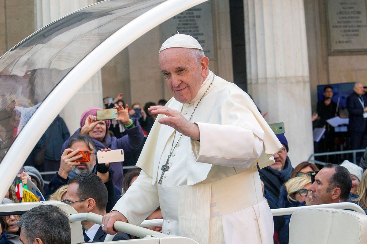 Il Papa tace sui malati ma picchia sempre sui sovranisti