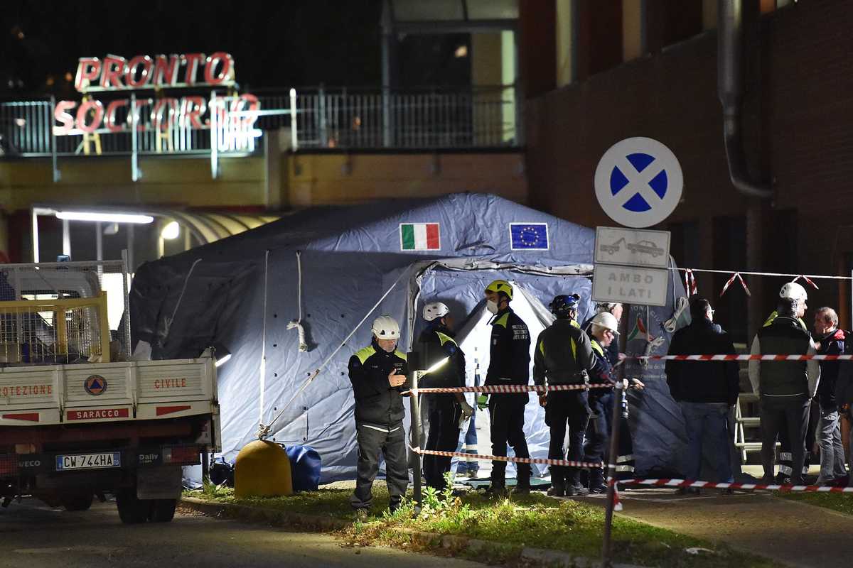 Zone rosse chiuse a chiave e polizia a guardia dei varchi. La terza vittima è a Crema