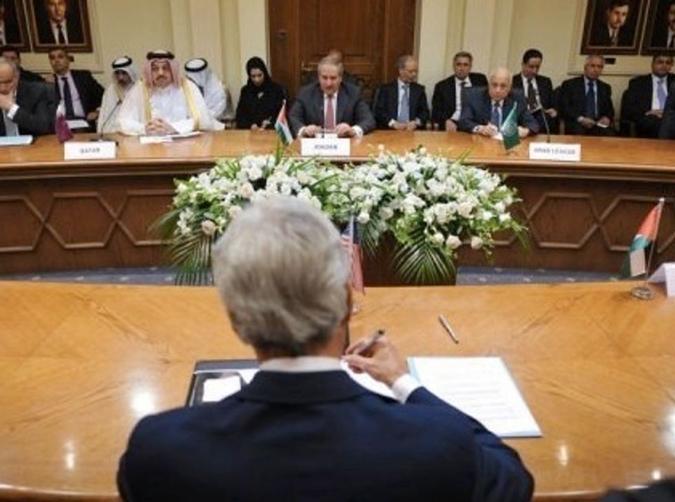Kerry Briefs Arab Leaders On Peace Talks