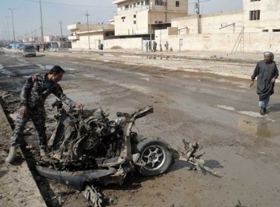 Bomb In Iraq Sunni Mosque Kills 20