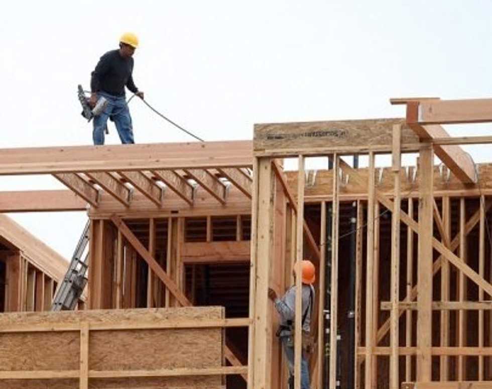 U.S. Economy Grows 1.7% In Q2 But Weaker In Q1