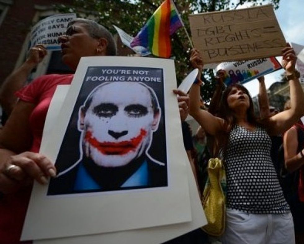 Obama Confronts Russia On Snowden, Anti-Gay Law