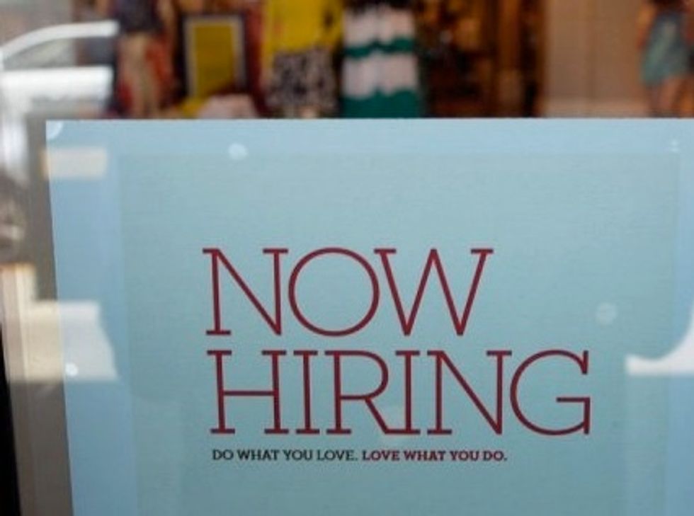 U.S. Jobless Claims Fall