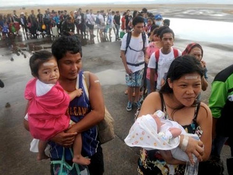 Deadly Crush As Filipinos Try To Flee Typhoon Nightmare