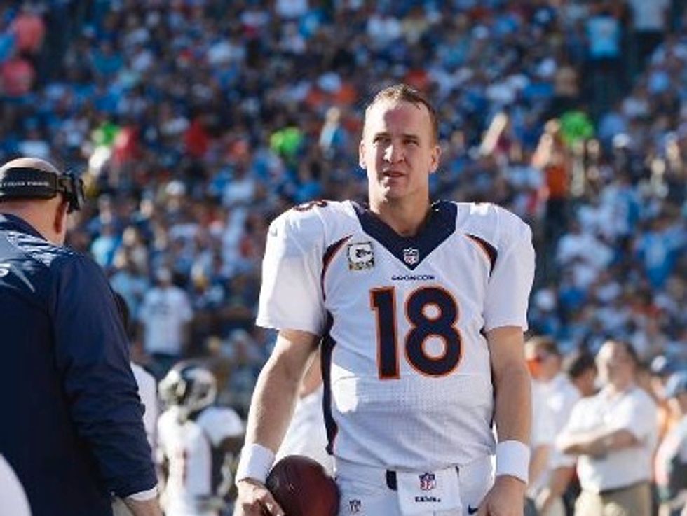 Banged Up Manning Preps For Chiefs