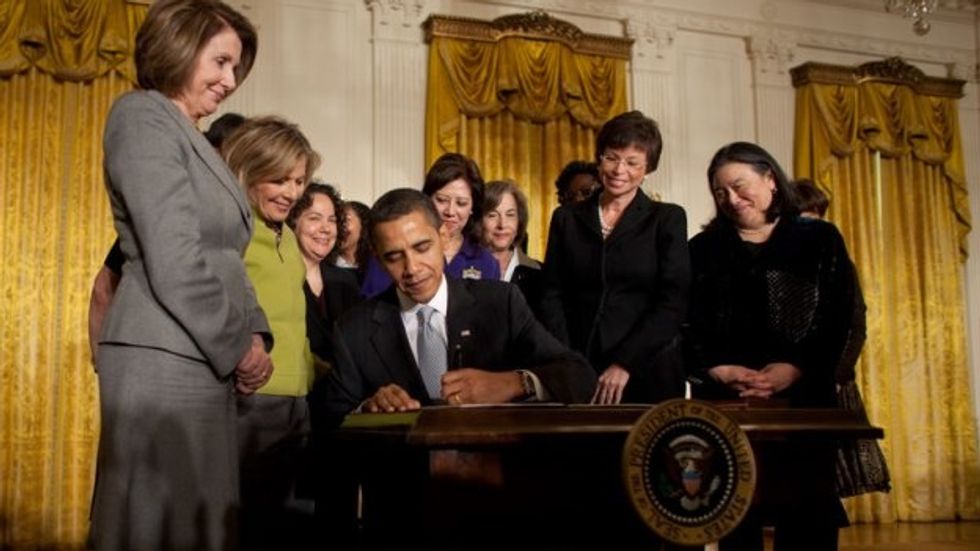 Democratic Women Push Obama’s Increase In Minimum Wage