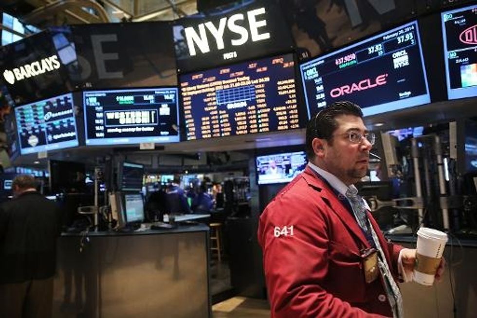 U.S. Stocks Tumble As Ukraine Anxiety Mounts