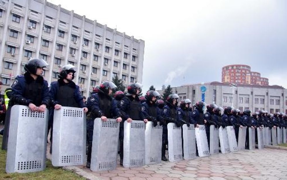 At Crimea Base, Ukraine Troops Who Fought In Iraq Now Face Russian ‘Brothers’