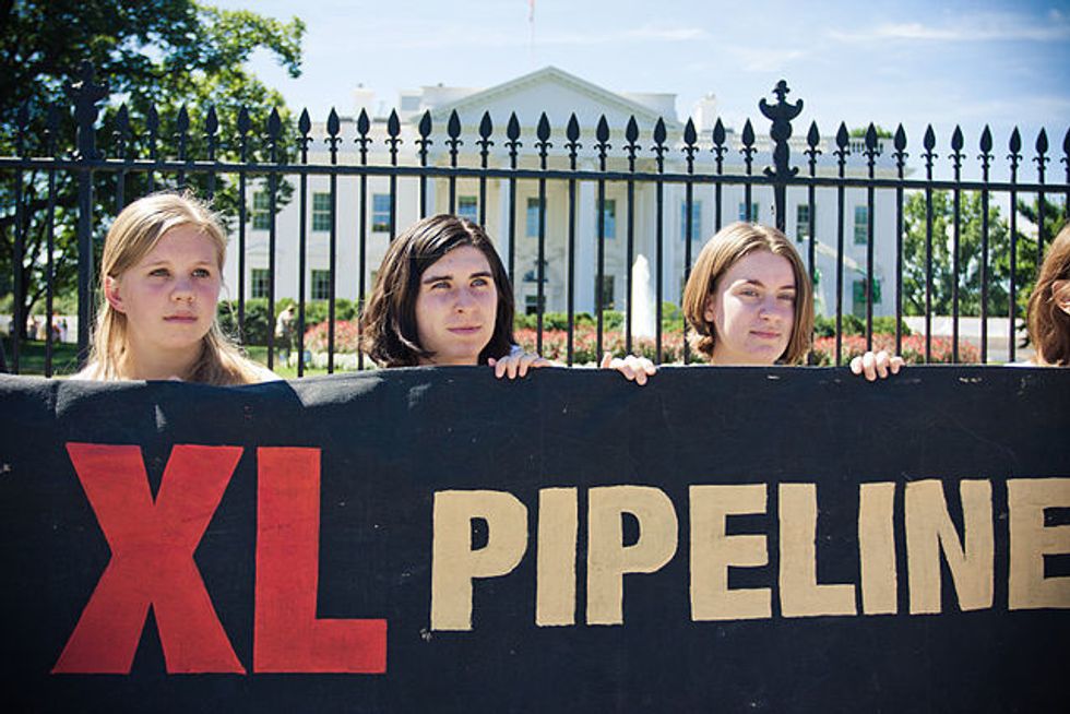 Democrats Lean Toward Building Keystone XL, Poll Shows