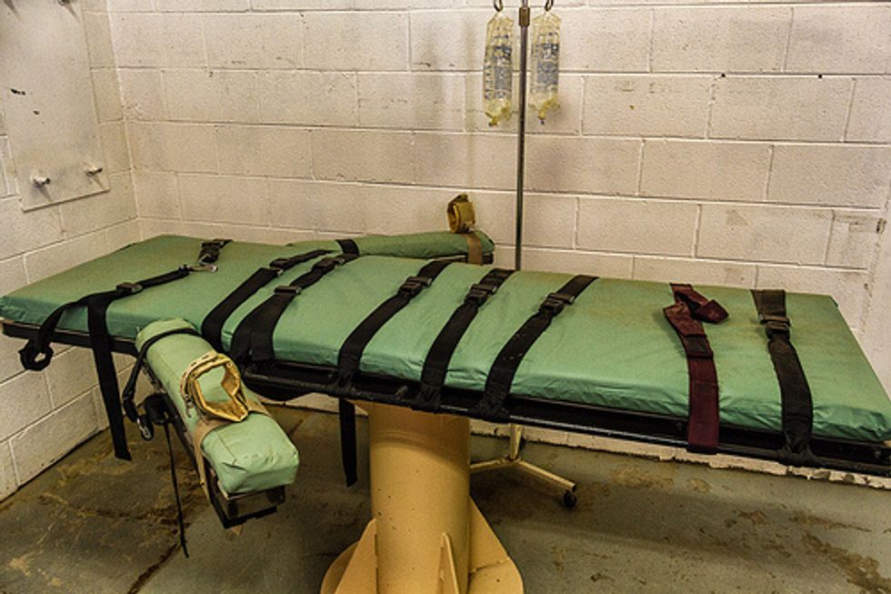 Oklahoma Prisons Chief Releases Timeline Of Botched Execution
