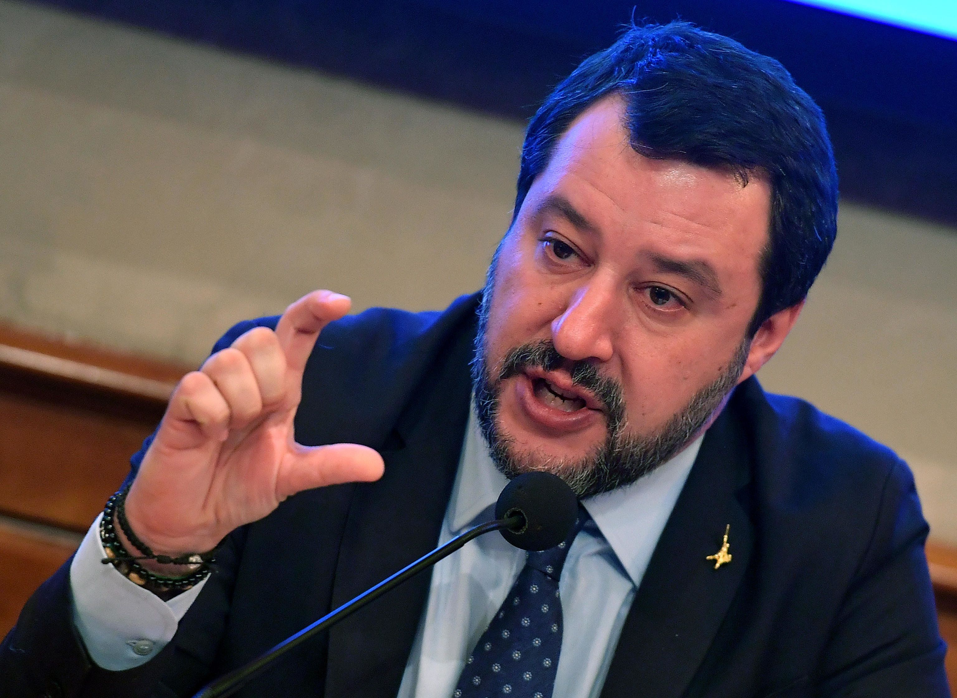 La Lega: «10 miliardi per fondo d’emergenza». E dal governo briciole