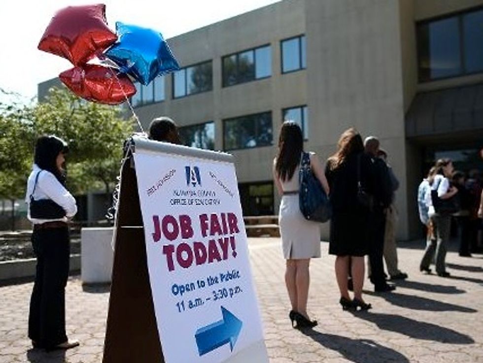 U.S. Jobless Claims Fall After Easter-Period Surge