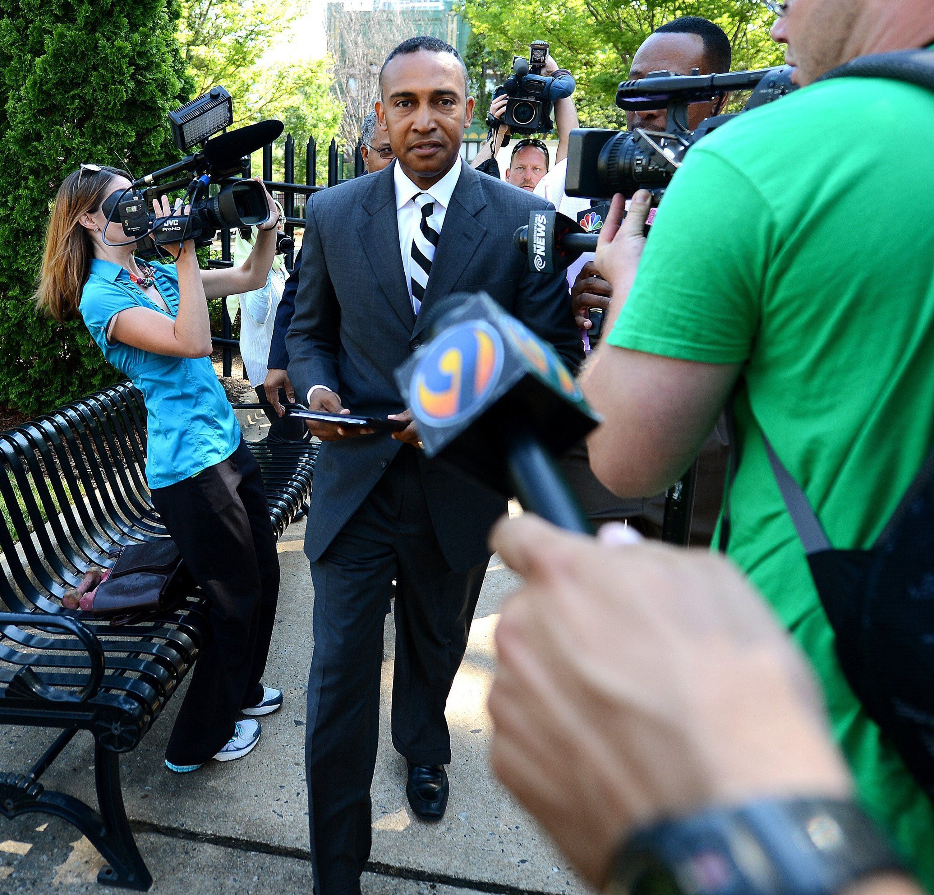 Former Charlotte Mayor Patrick Cannon Pleads Guilty To Corruption ...