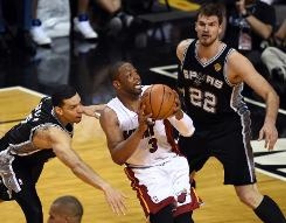 Spurs Hammer Heat To Take 2-1 NBA Series Lead
