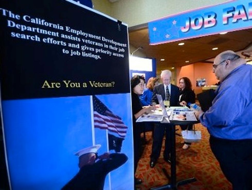 U.S. Jobless Claims Fall