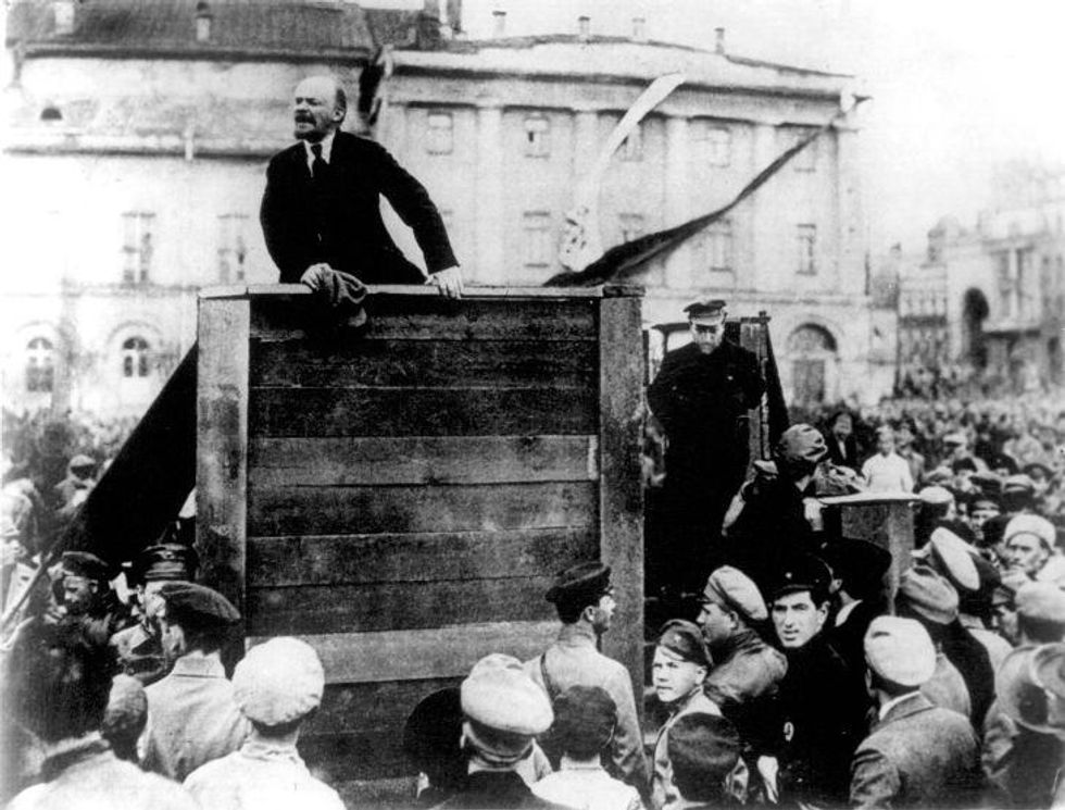25 Years After Berlin Wall Fell, Lenin’s Image Still Divides
