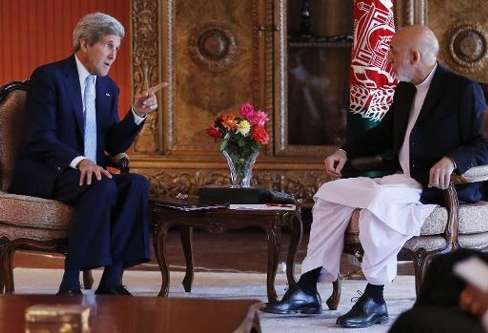 Kerry Tries To Calm Afghan Presidential Candidates