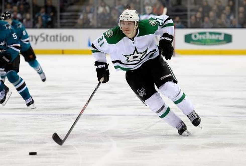 Stars Make Four-Year Deal With French Wing Roussel