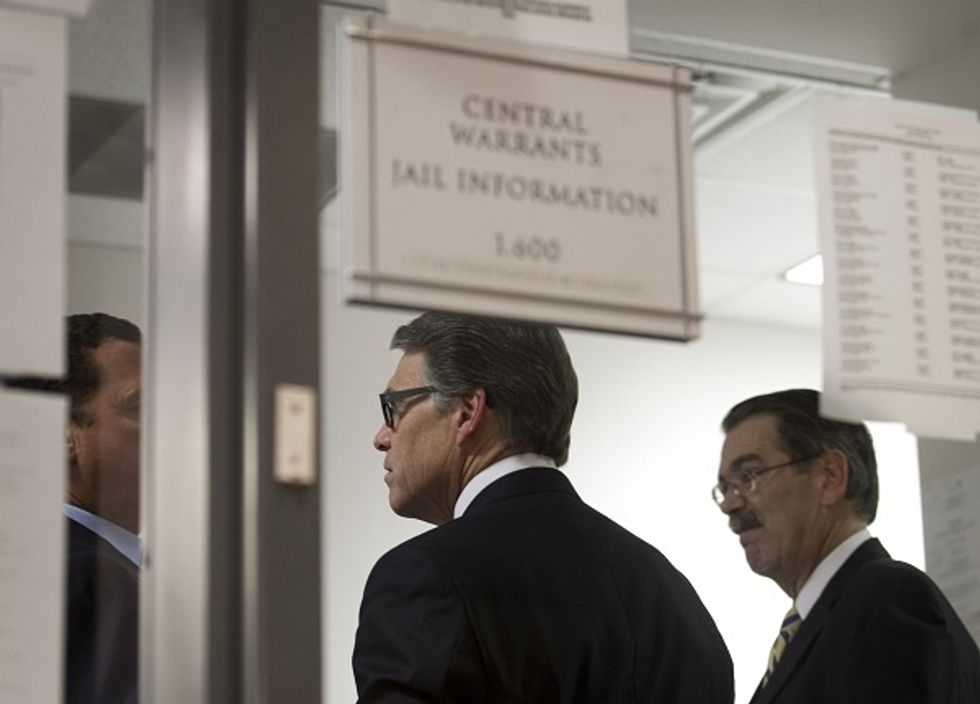 Rick Perry Defiant As He’s Booked, Has Mug Shot Taken At Courthouse