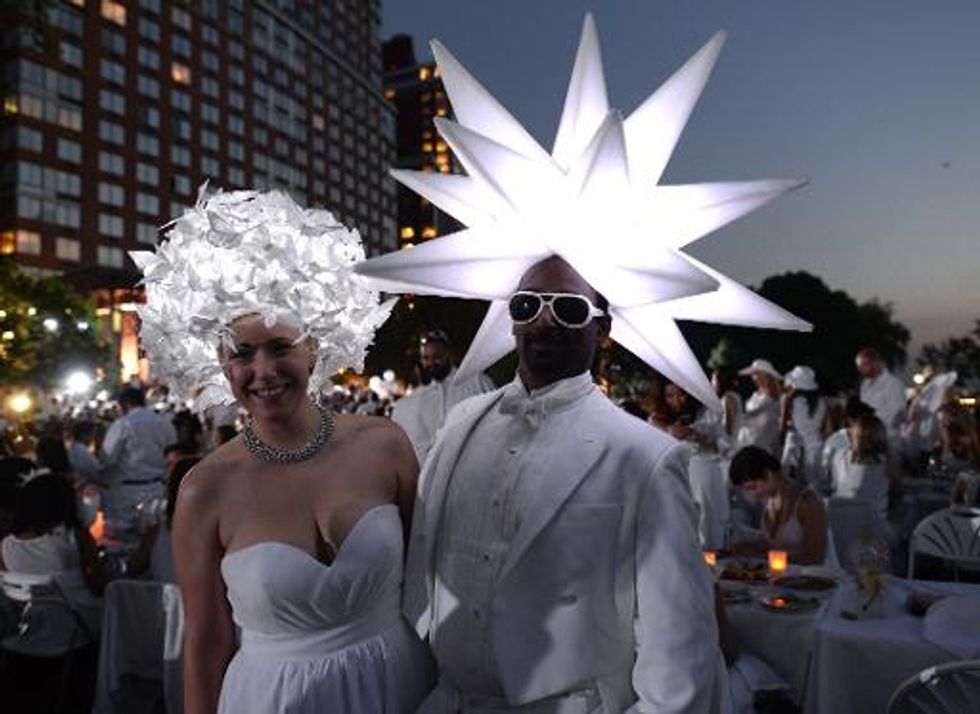 Dinner In White Tradition Sparkles Again In New York