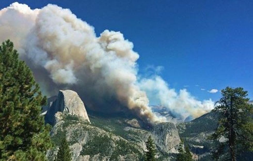 Evacuations Of 1,000 People After Forest Fires Near Yosemite