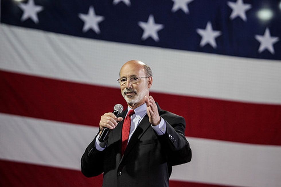 Clinton, Christie Rally Pennsylvania For Wolf And Corbett