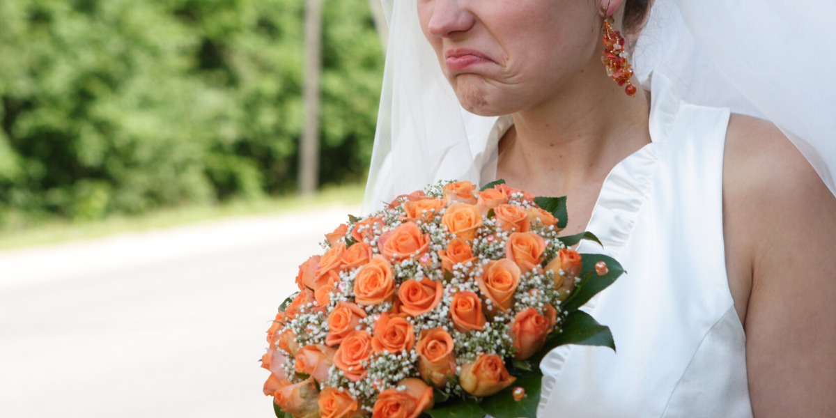 Bride Furious After Her Sister's Lack Of Drinking At Her Wedding Leads Everyone To Believe She's Pregnant