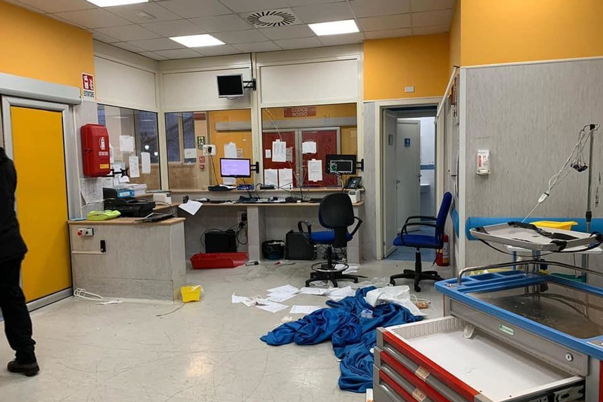 Morta una donna durante il raid in ospedale