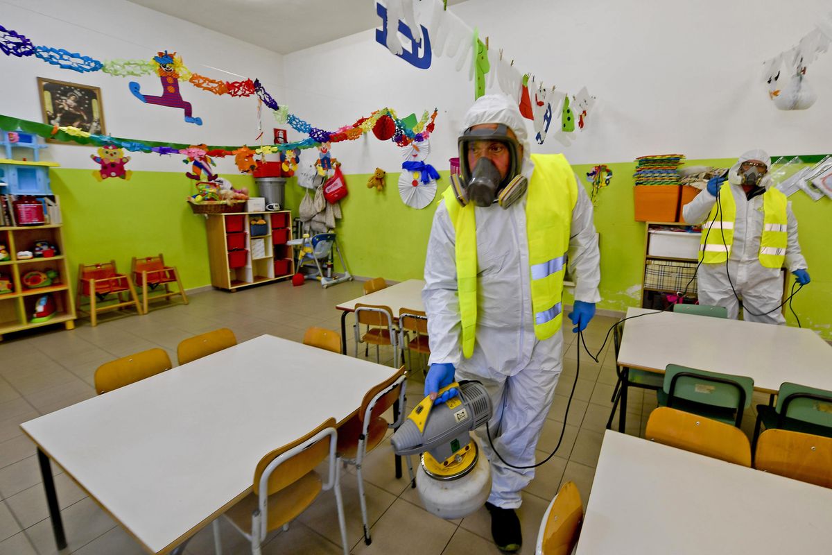 Crolla il mito delle lezioni online. Prof spiazzati, caos e disservizi