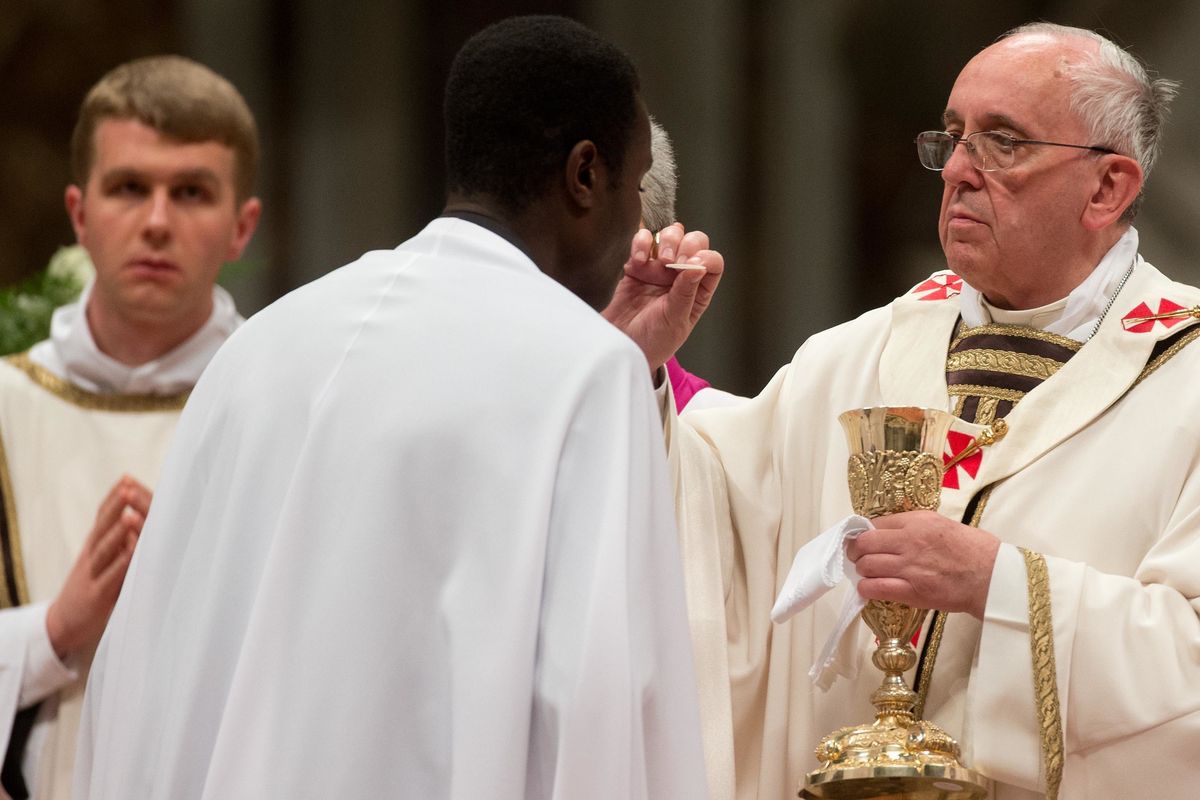 Rosari e quarantena quaresimale. La Chiesa senza messe cerca la via