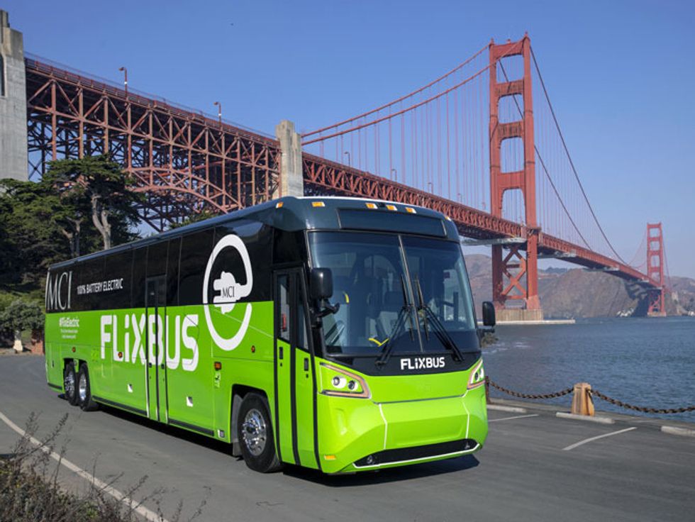 New Flyer bus Golden Gate Bridge