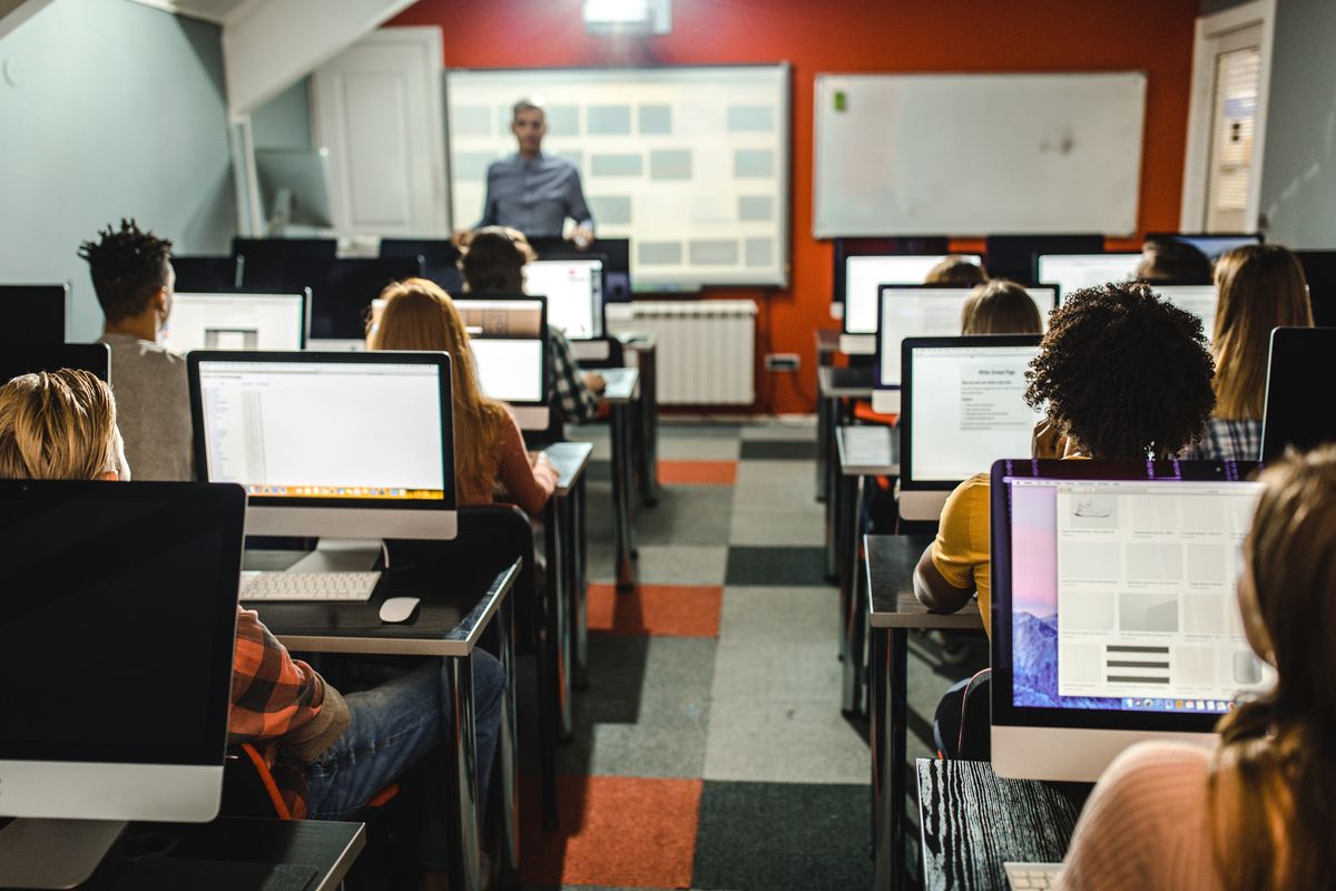 La scuola al computer? Sì, ma quanti soldi buttati