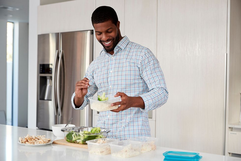 Man tries to meal prep for work