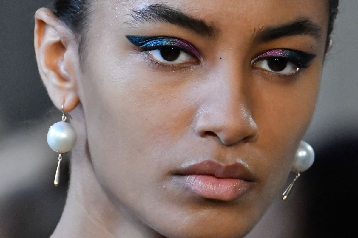 Ballade ting Pol Winged Eyeliner Made a Comeback at Fashion Month - PAPER