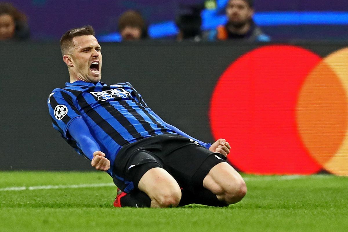 Bergamo in festa per l’Atalanta: «Mola mia»