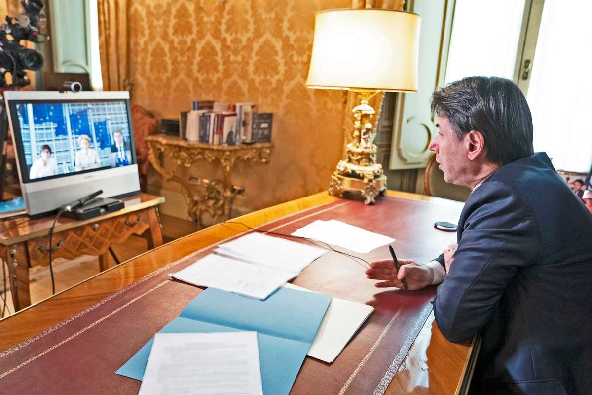 Conte si atteggia a nuovo Churchill ma sempre con due giorni di ritardo