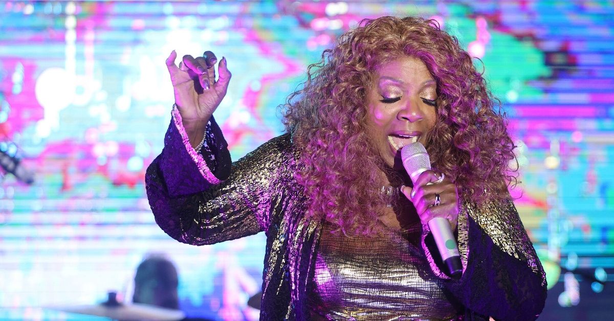 Gloria Gaynor Shows Us All How To Properly Wash Our Hands While Singing Along To 'I Will Survive'