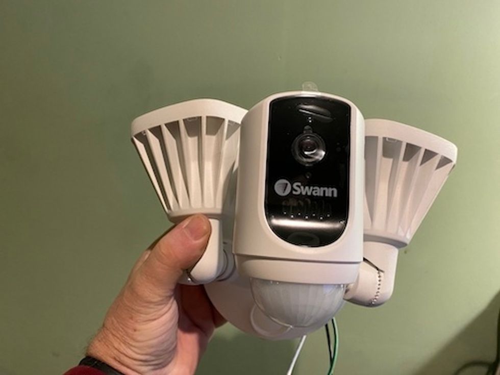 Hands On Swann Floodlight Security System WiFi Series Gearbrain