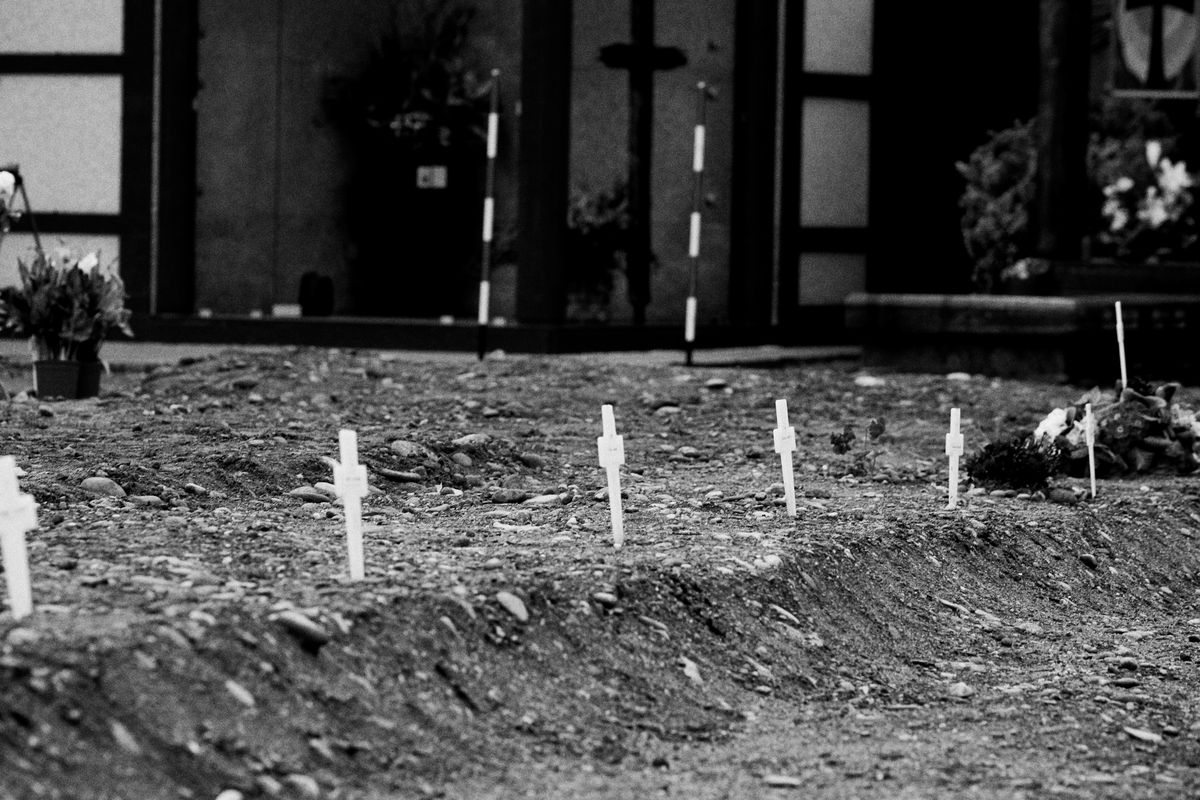 Un addio senza addio. I morti lombardi non hanno nessuno che li pianga