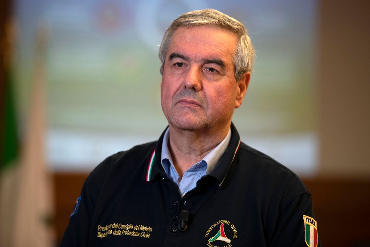La mano lenta e maldestra di Borrelli affossa una struttura unica al mondo