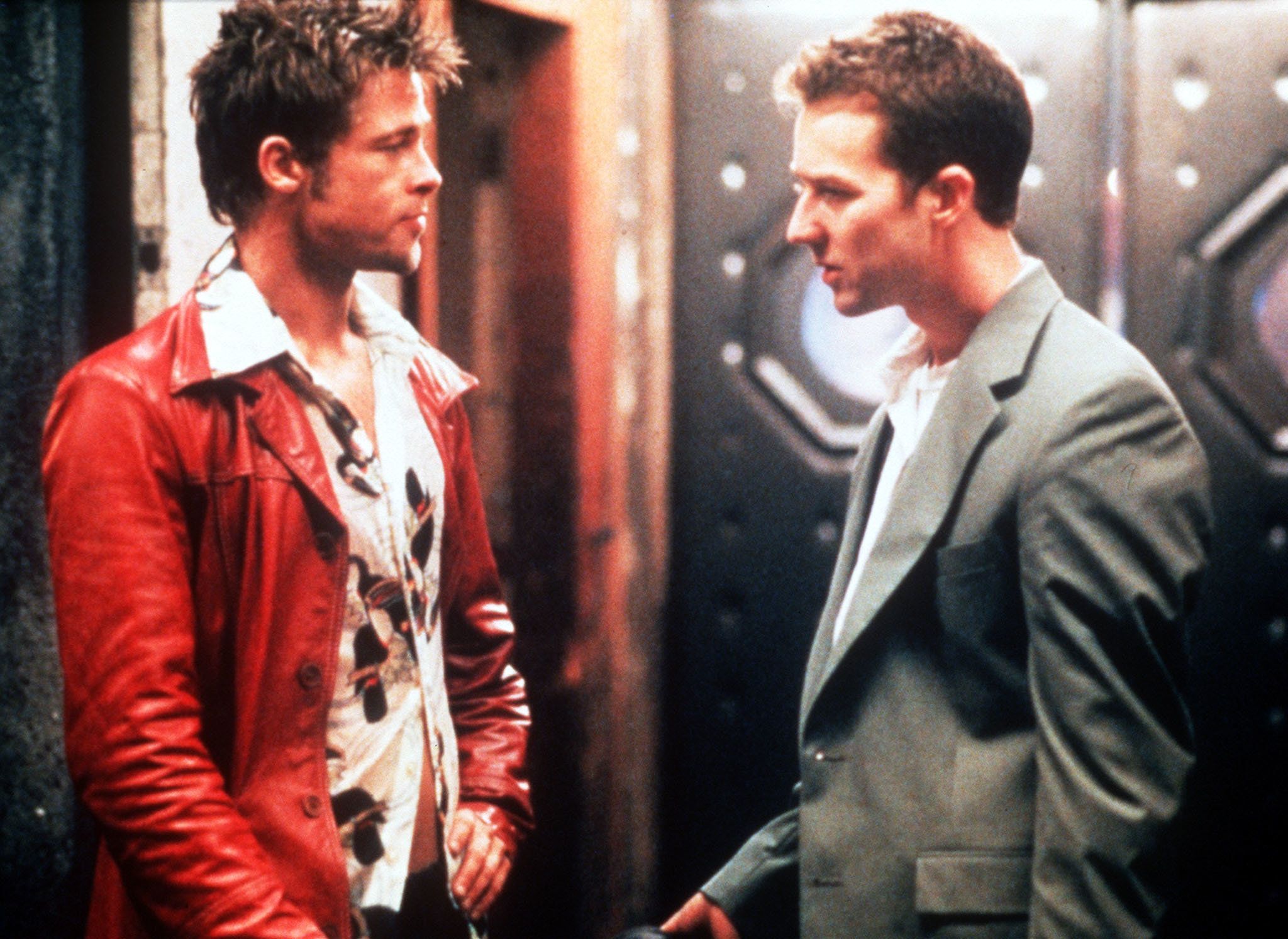 Ossa rotte e spargimenti di sangue. Il «Fight club» degli scrittori famosi