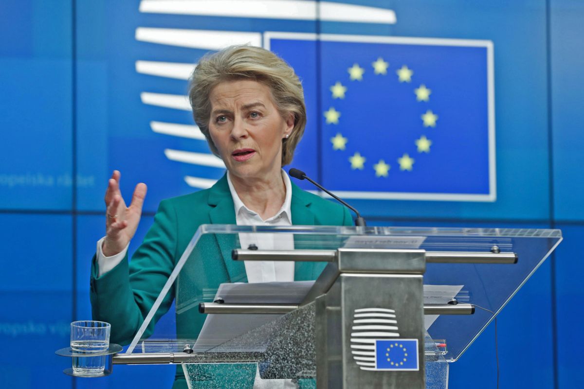 Gli altri nazionalizzano, noi rischiamo grosso