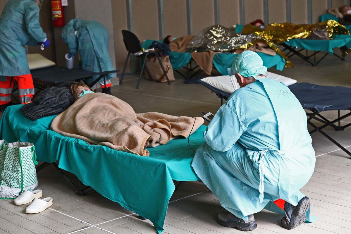 L’epidemia tira dritto e ci sono più multe per chi esce a zonzo