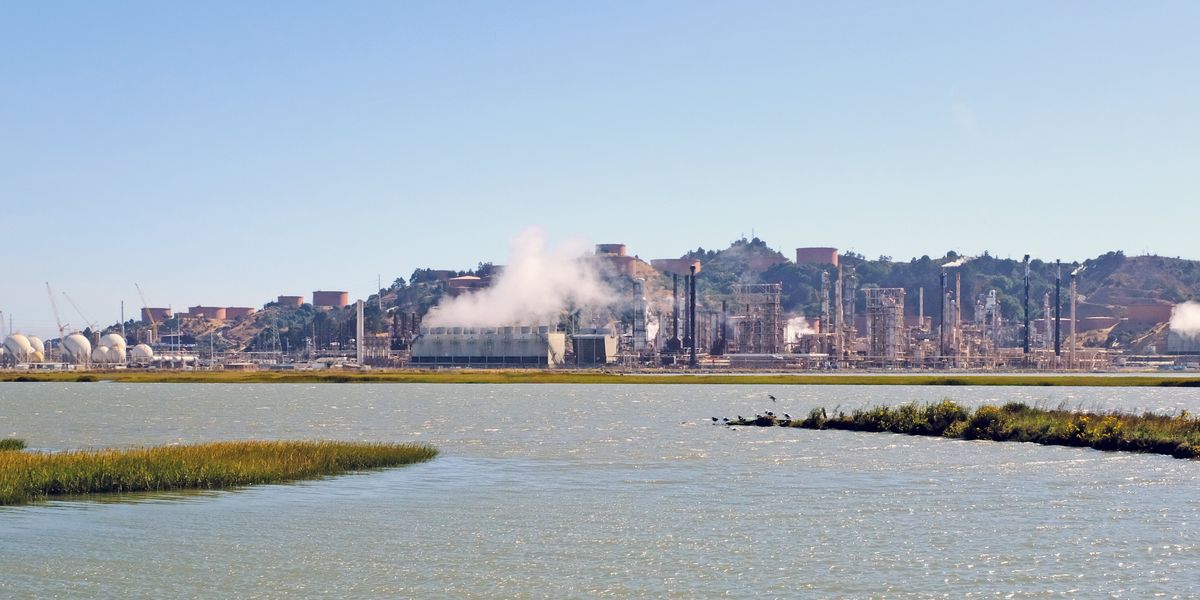 Richmond oil refinery