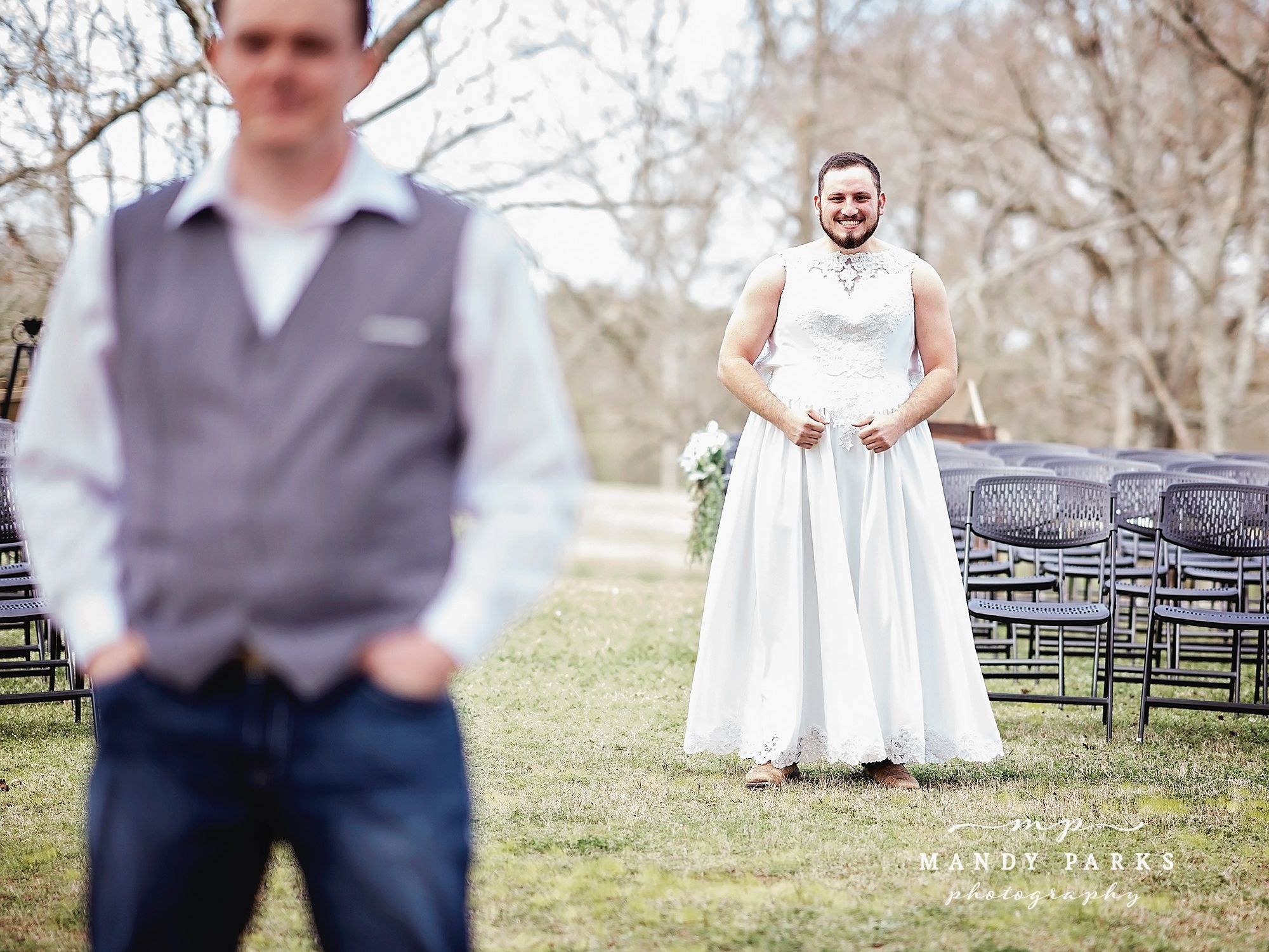 Oklahoma groom turns around to unexpected sight during prank