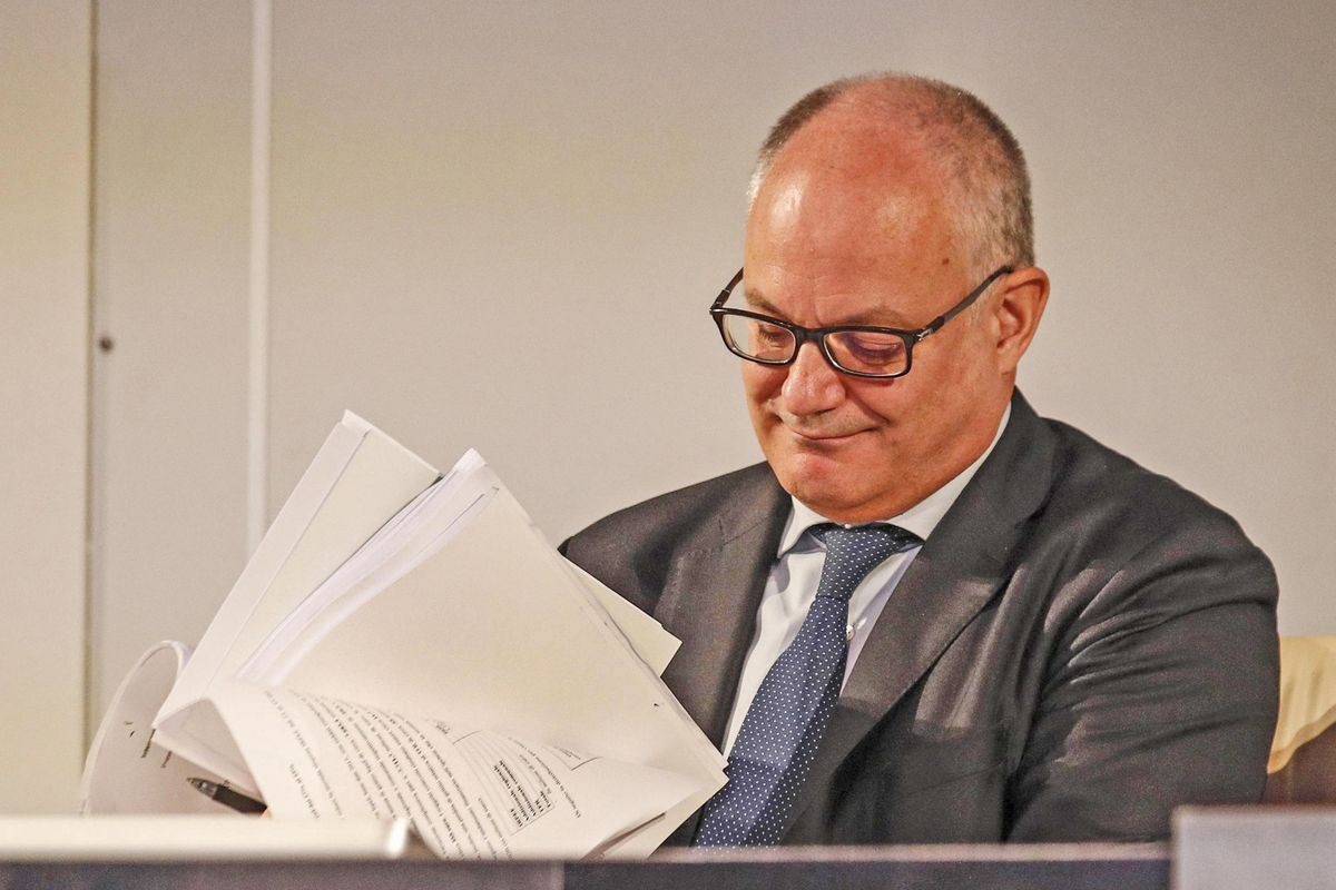 Chiedere aiuto al Mes è folle. Serve soltanto a mettere il cappio al collo del Paese