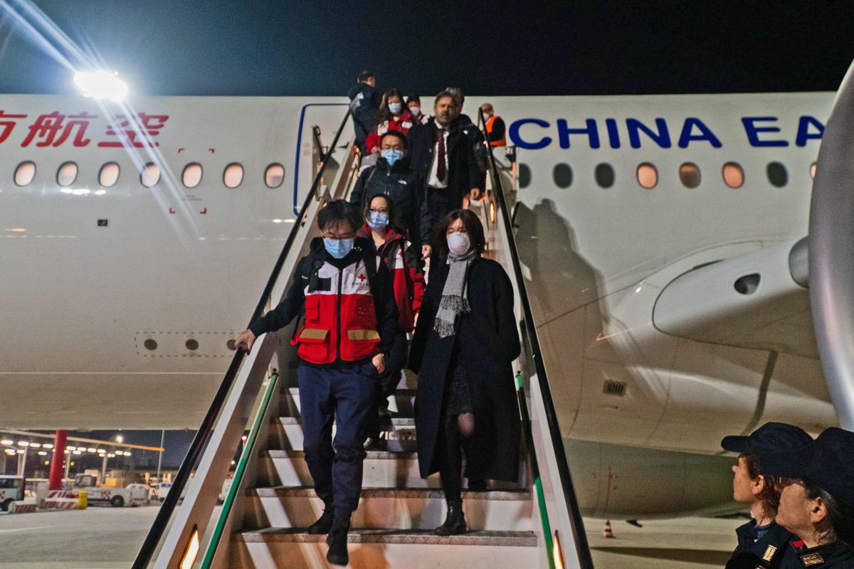 A colpi di «regali» e messaggi solidali Pechino si sta comprando l’Italia