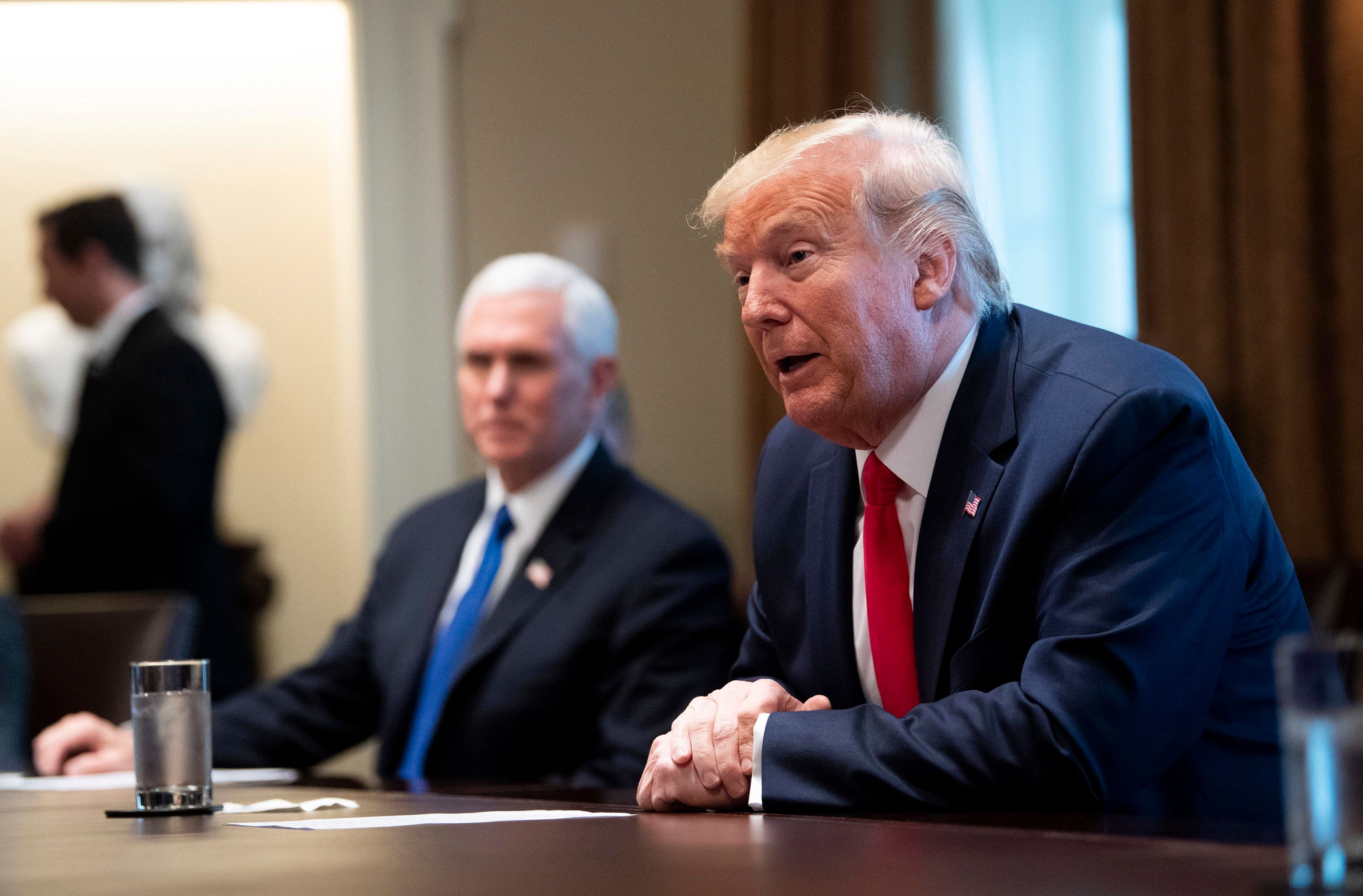 Trump si dichiara «capo in guerra» e mette in acqua le navi ospedale